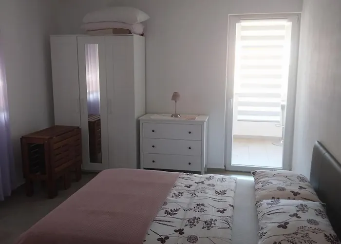 Πανσιόν By Tourist 3*