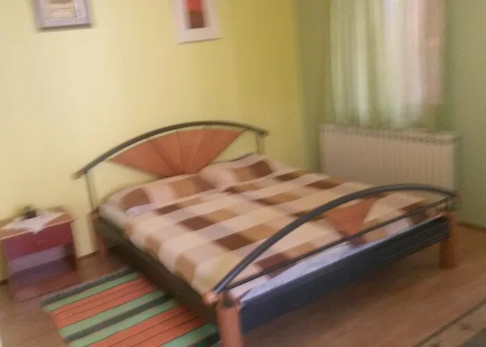 Πανσιόν By Tourist